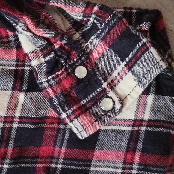 Wetseal top - Picture 3 of 7